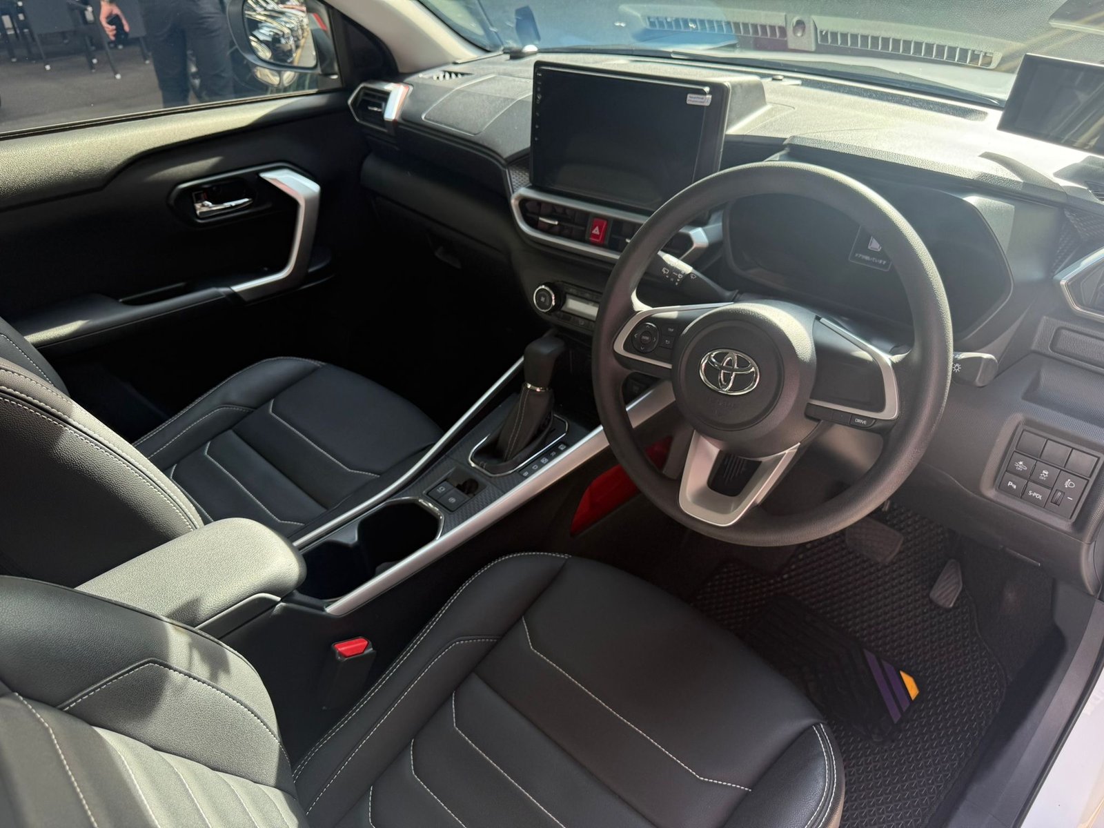Toyota Raize Hybrid 1.2G photo 7